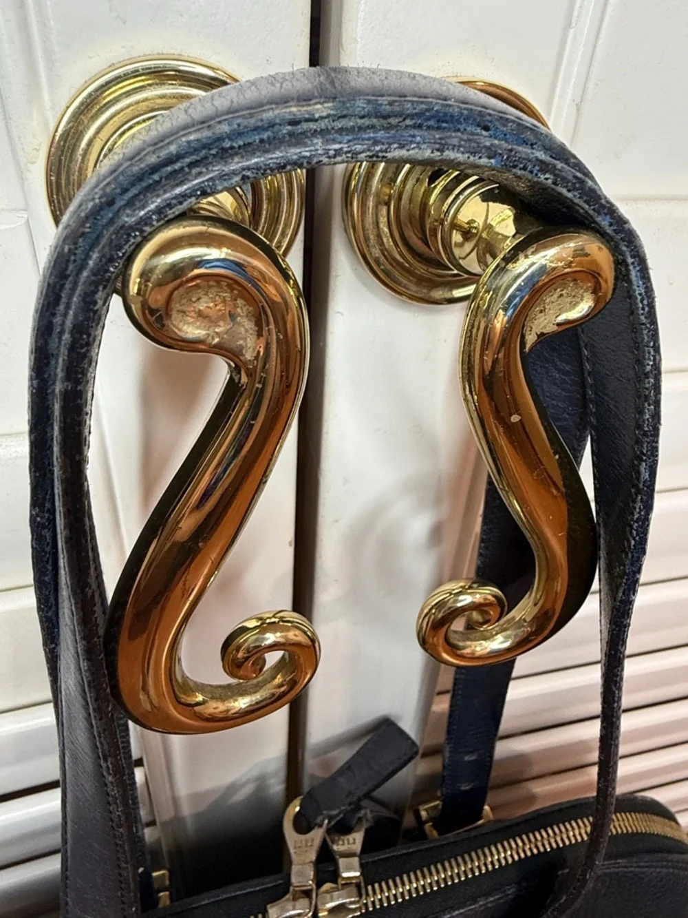 Classic Dooney & Bourke All Weather Leather Purse in Navy